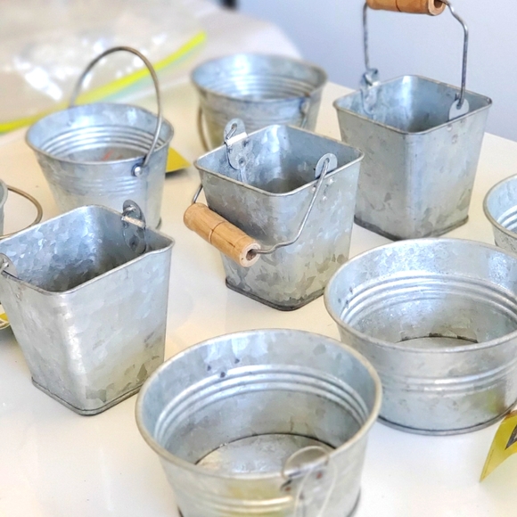 Metal Container Buckets With Handles Measures Approximately 2 To 3 Inches - Picture 2 of 9